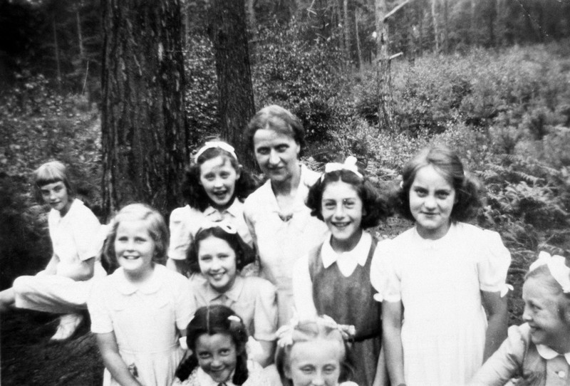 Photo of Beatrice Authers with Sunday School children