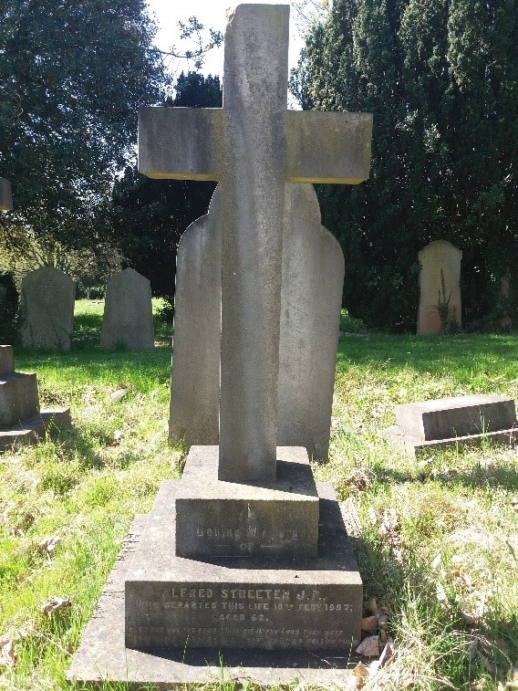 Alfred Streeter's gravestone in the style of the cross