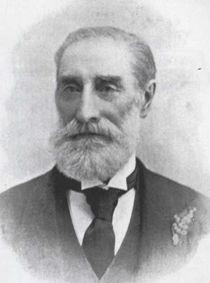 Portrait photo (head and shoulders) of the bearded Frederick Somner Merryweather in suit and tie